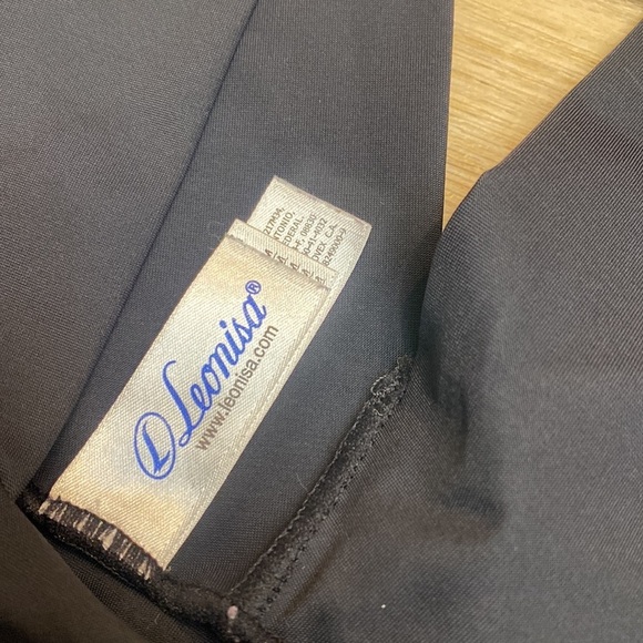 Leonisa | Undetectable Mid Thigh Body Shaper‎ | Firm Compression Shapewear - Picture 9 of 13